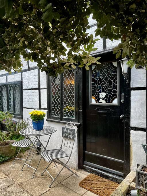 15Th Century Tiny Character Cottage-Henley Centre Extérieur photo