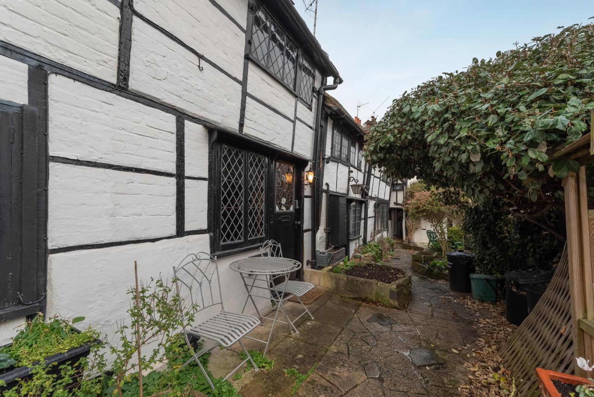 15Th Century Tiny Character Cottage-Henley Centre Extérieur photo