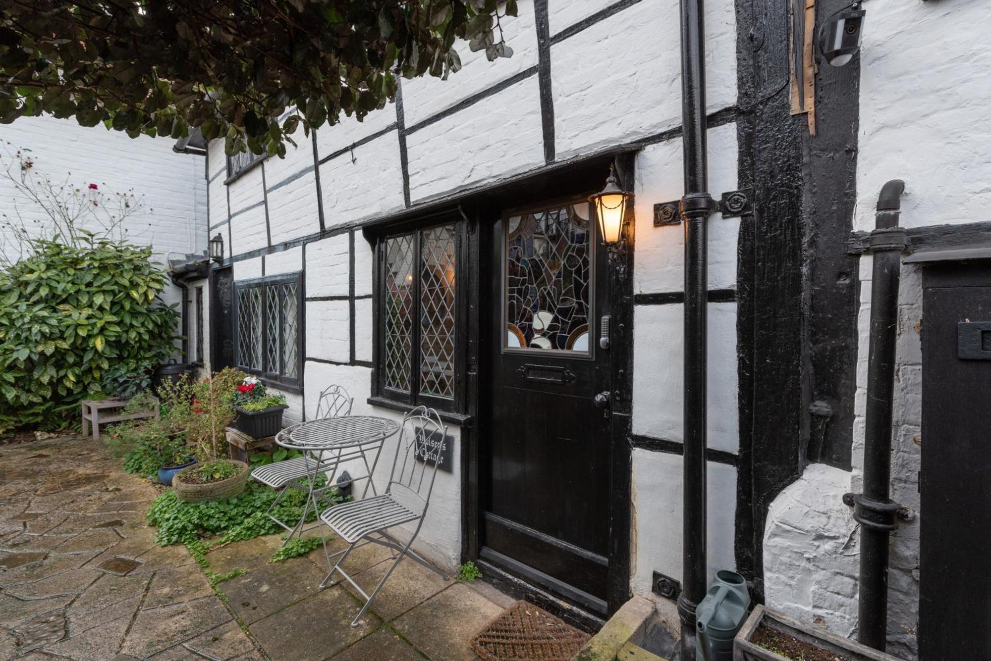 15Th Century Tiny Character Cottage-Henley Centre Extérieur photo