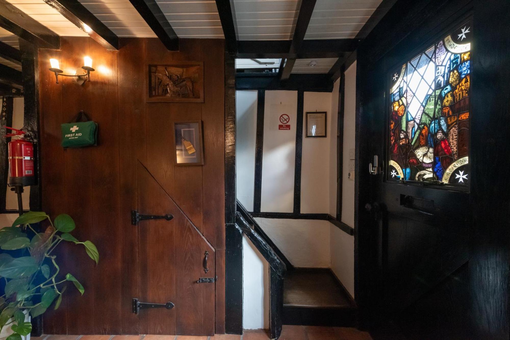 15Th Century Tiny Character Cottage-Henley Centre Extérieur photo