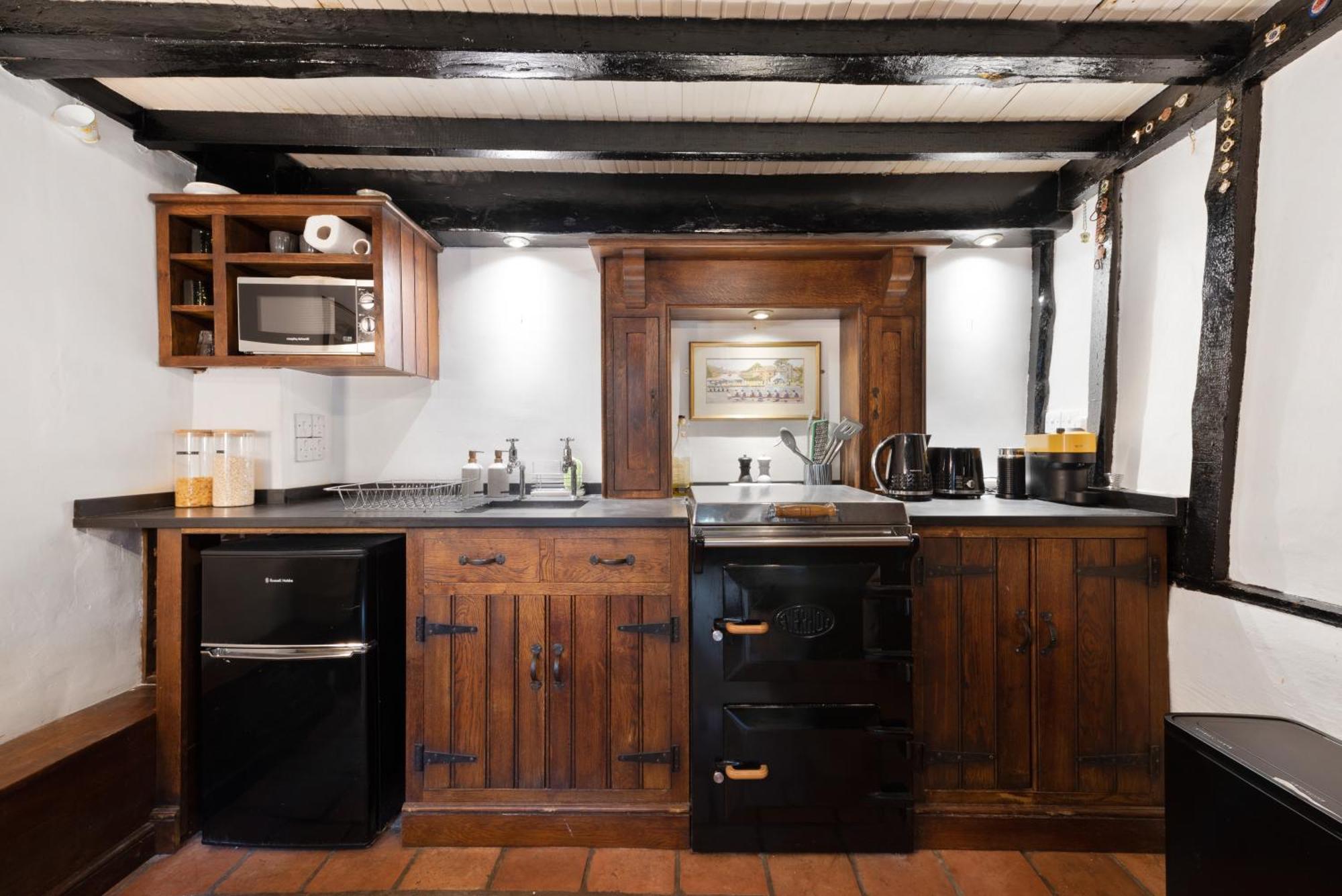 15Th Century Tiny Character Cottage-Henley Centre Extérieur photo