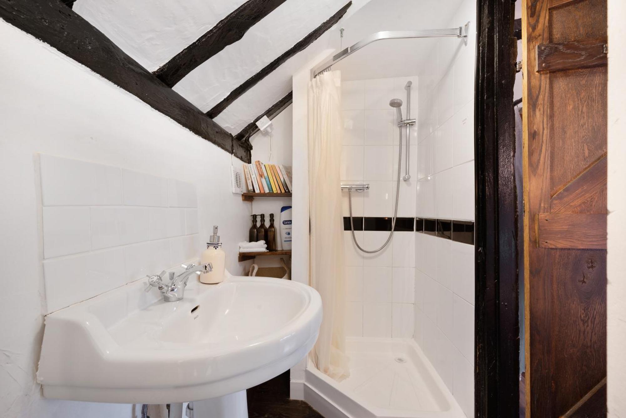 15Th Century Tiny Character Cottage-Henley Centre Extérieur photo