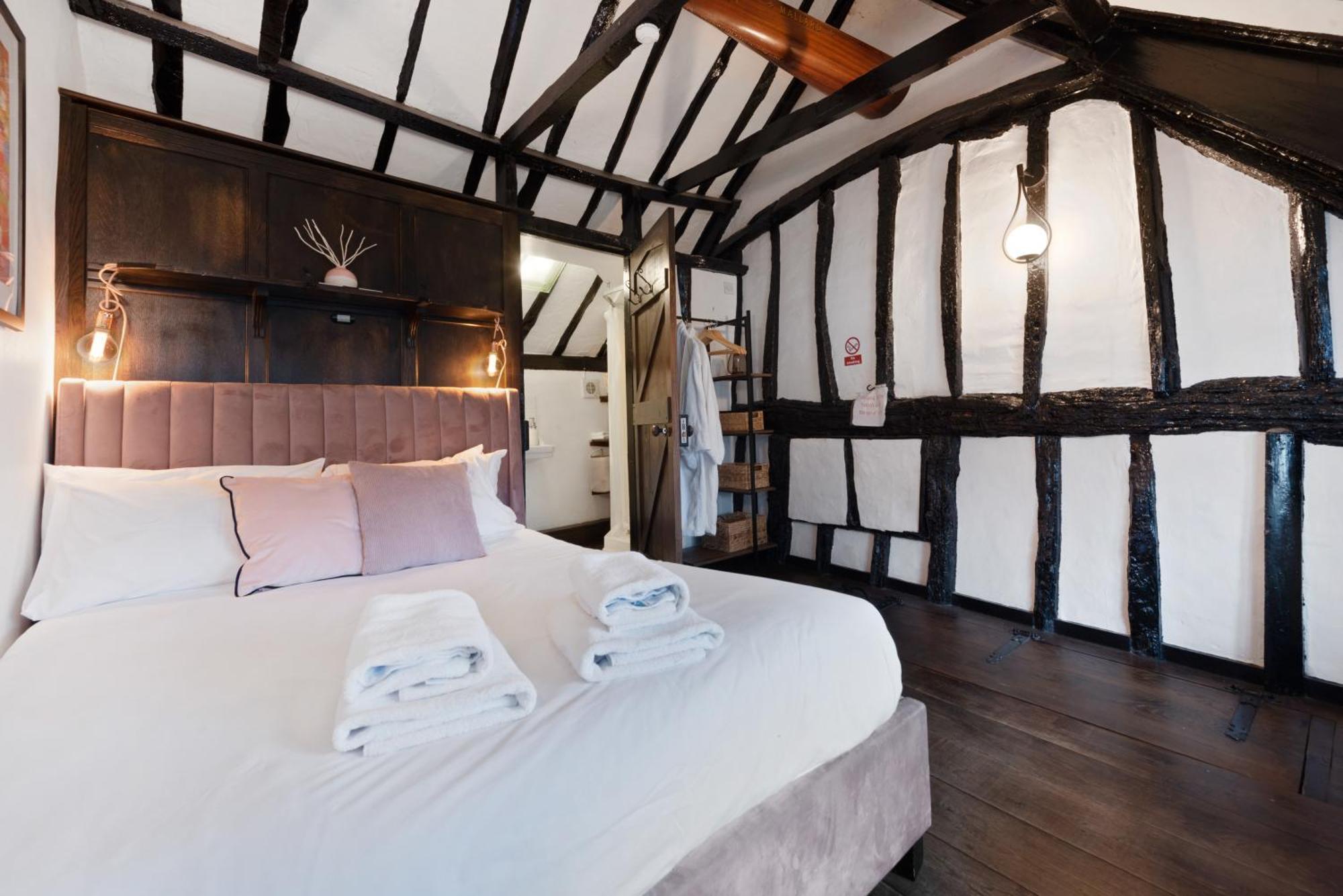 15Th Century Tiny Character Cottage-Henley Centre Extérieur photo